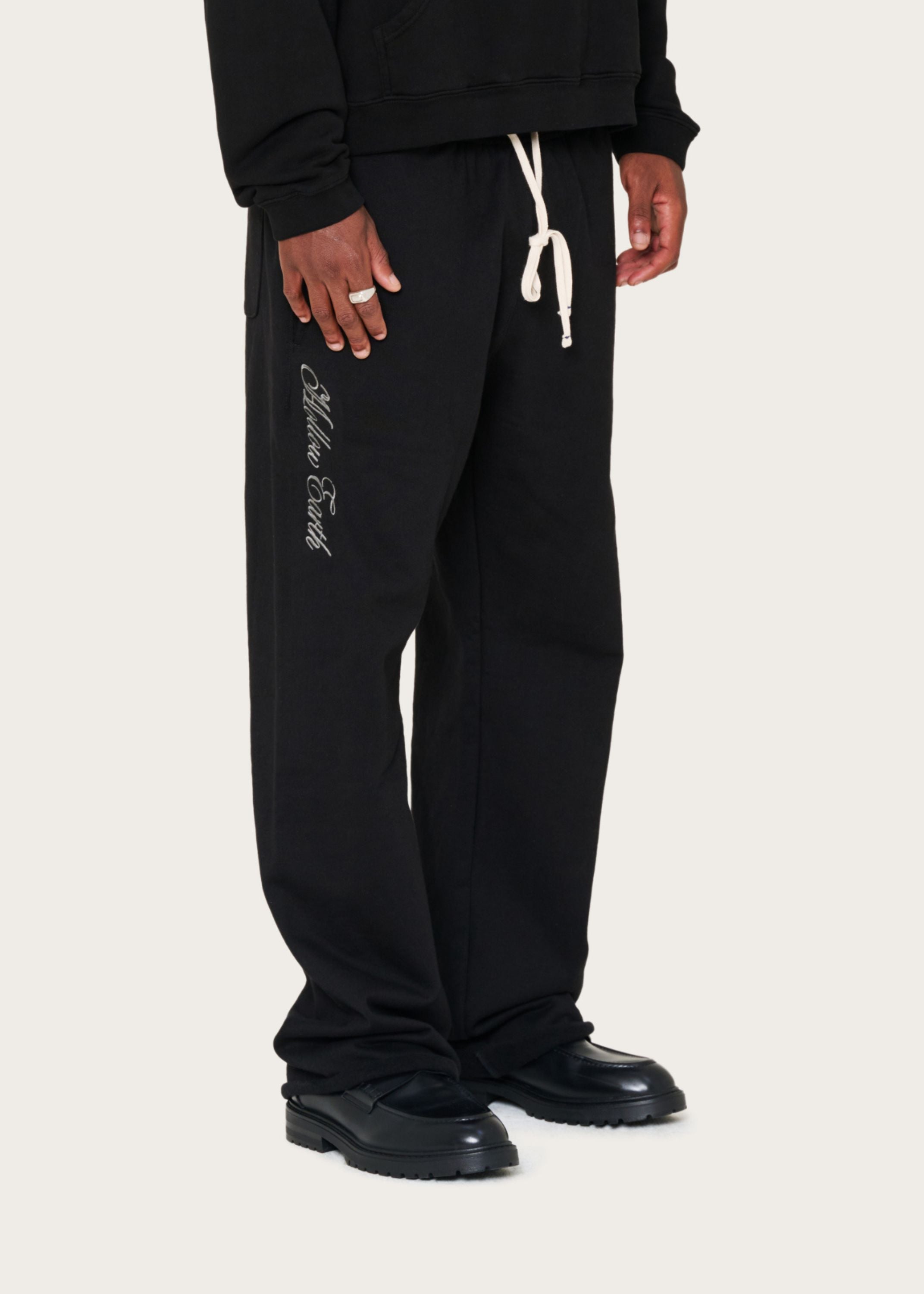 HOLLOW SWEATPANT